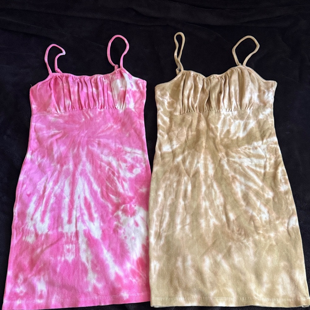 🌸🛖🐚Forever 21 Pink & Tan Tie-Dye Mini Dresses